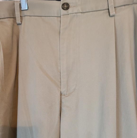 Dockers Men's Relaxed Fit Khakis, Size: 44x30, Color: Tan - Picture 5 of 11